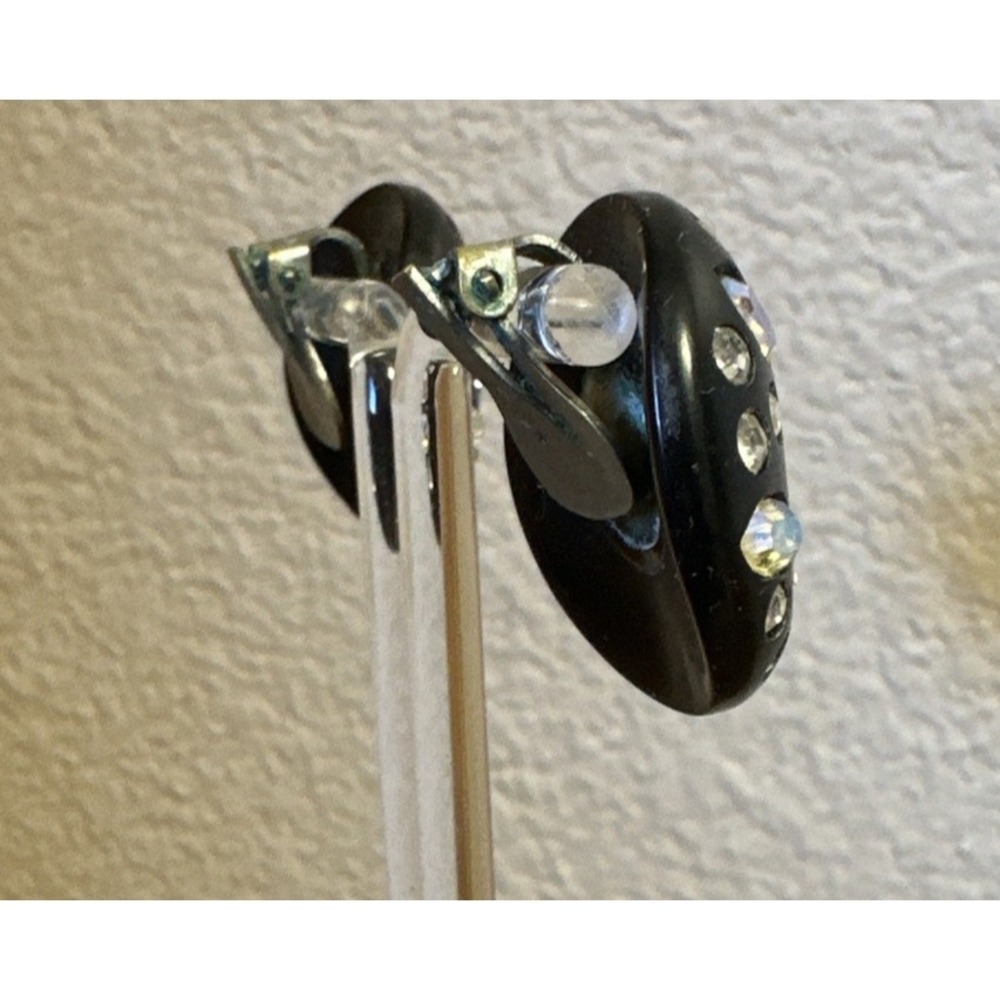1950'S WEISS BLACK LUCITE ENCRUSTED CRYSTAL AB RHINESTONE OVAL CLIP EARRINGS - Picture 11 of 12
